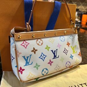 🔥NEW AMAZING Louis Vuitton Murakami Pochette  accessories
